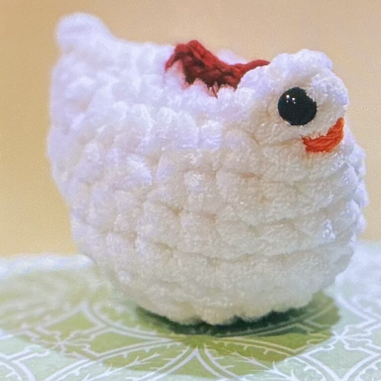 Crochet tiny chicken SHIPPING INCLUDED WITH PRICE